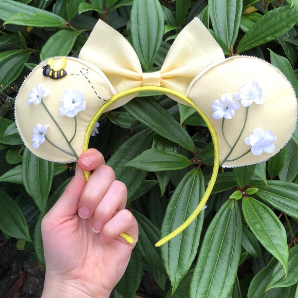 Mickey Ears🐝- - - - Picture 2 of 3